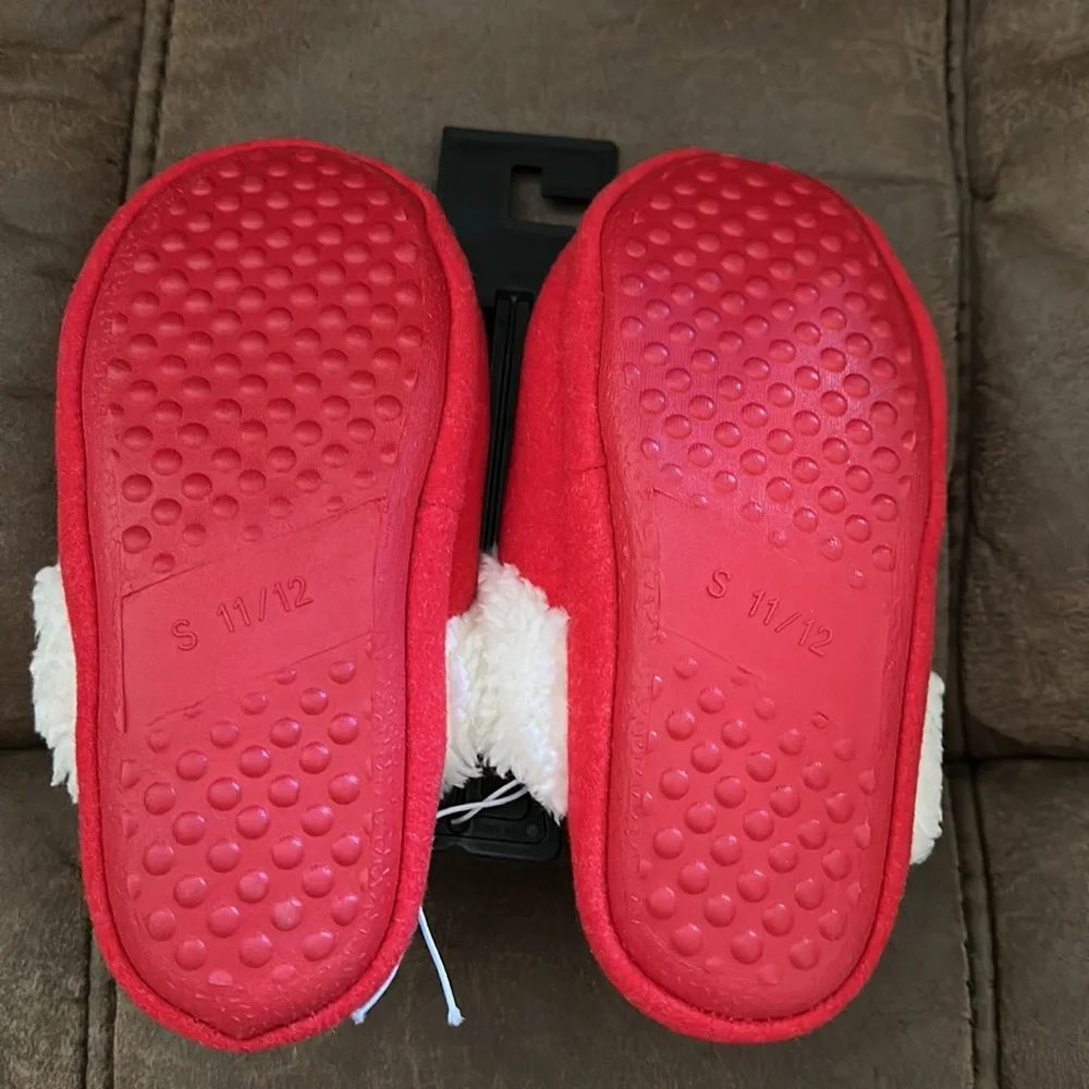 Kids size 11/12 slip on memory foam Sherpa plaid Santa Christmas slippers